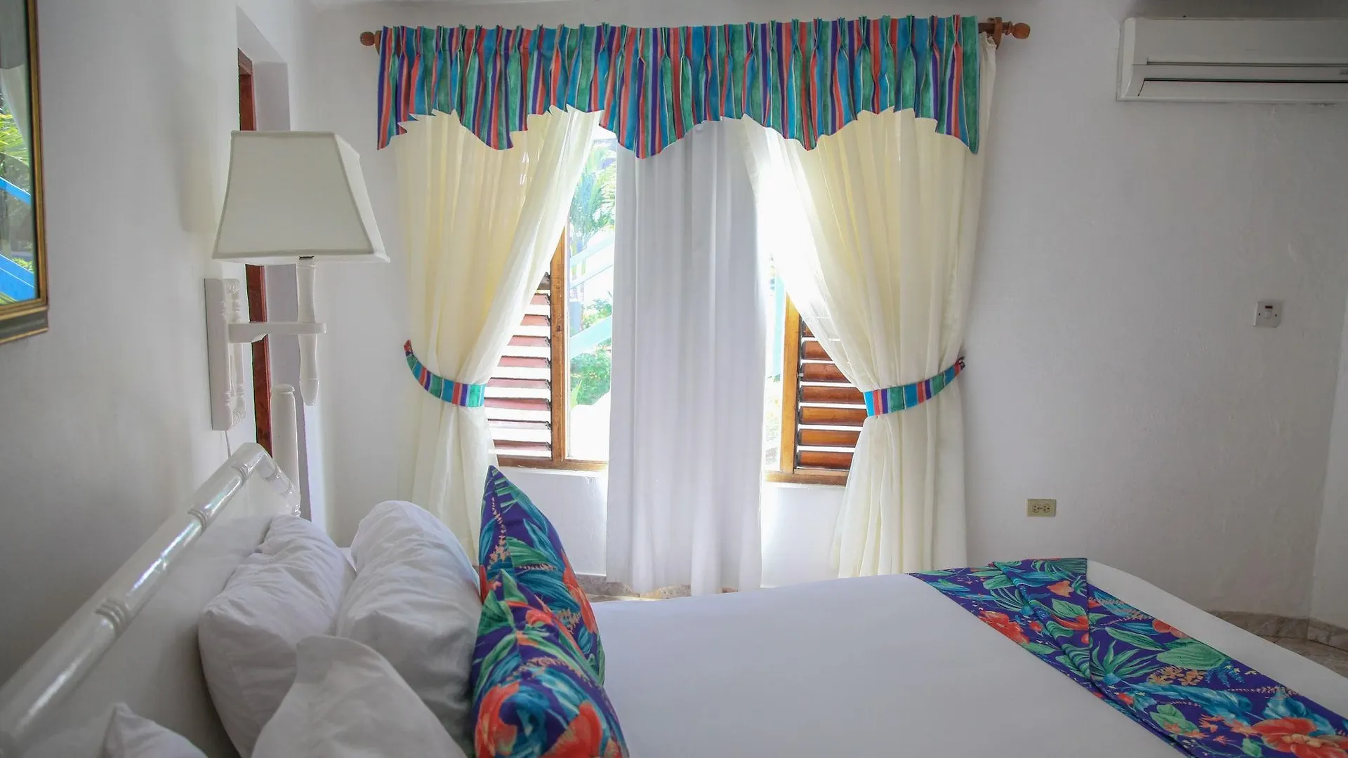 Negril Treehouse Resort Hotel