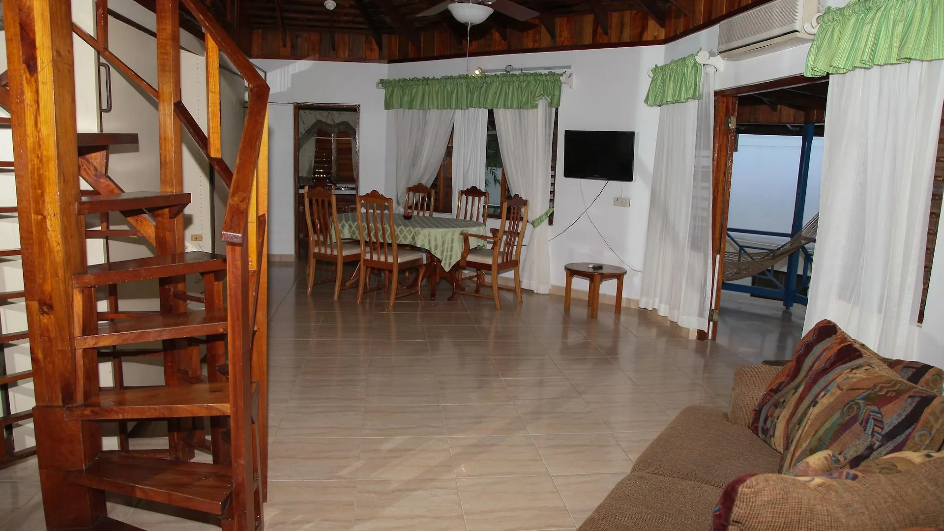 Negril Treehouse Resort Hotel
